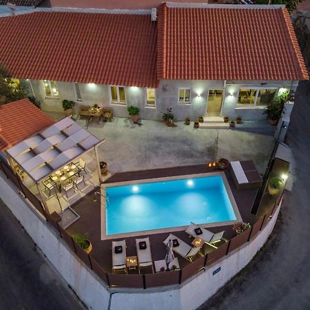 Villa Roxanne Galatas  ภายนอก รูปภาพ