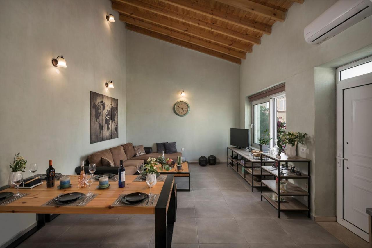 Villa Roxanne Galatas  ภายนอก รูปภาพ