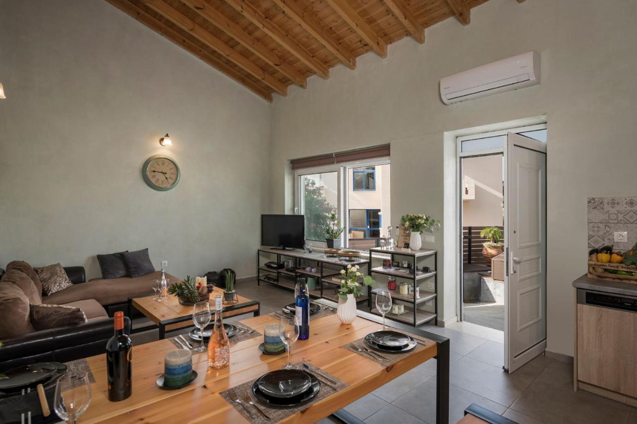 Villa Roxanne Galatas  ภายนอก รูปภาพ