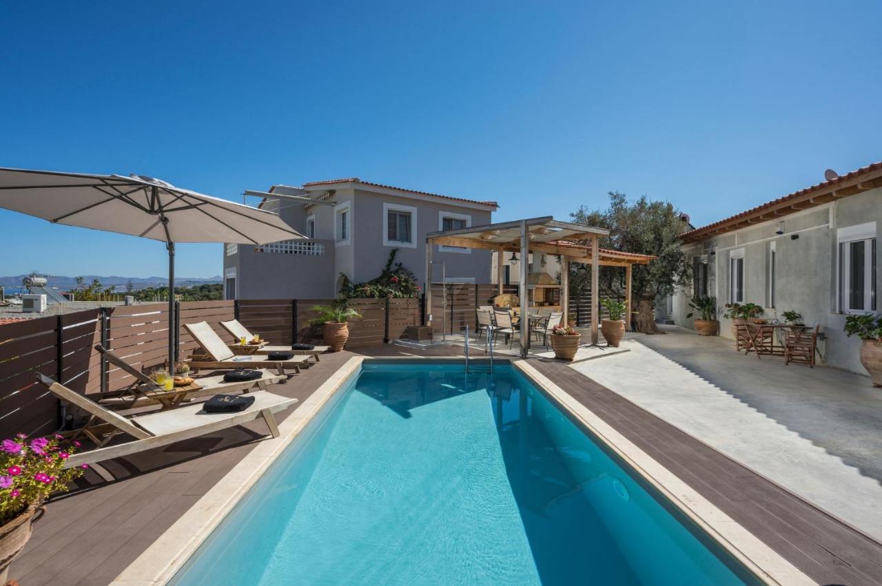 Villa Roxanne Galatas  ภายนอก รูปภาพ