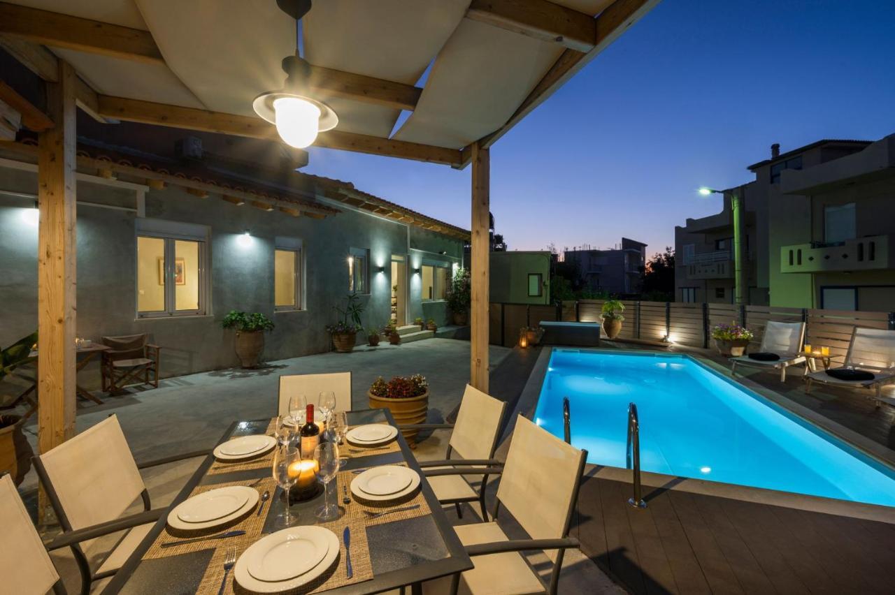 Villa Roxanne Galatas  ภายนอก รูปภาพ
