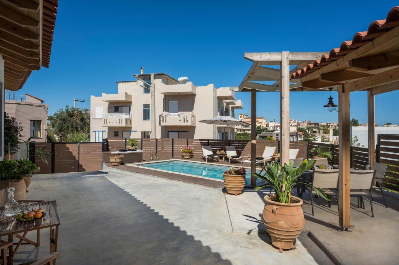 Villa Roxanne Galatas  ภายนอก รูปภาพ