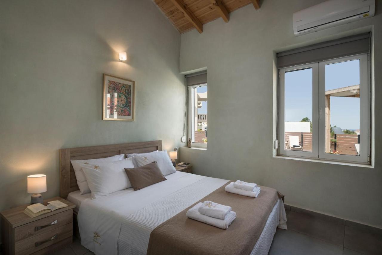 Villa Roxanne Galatas  ภายนอก รูปภาพ