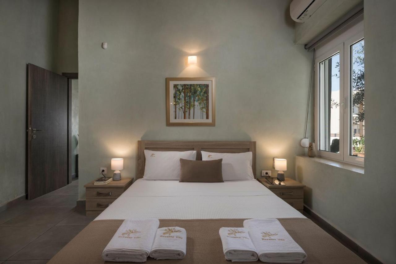 Villa Roxanne Galatas  ภายนอก รูปภาพ