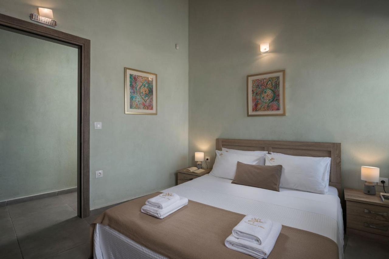 Villa Roxanne Galatas  ภายนอก รูปภาพ