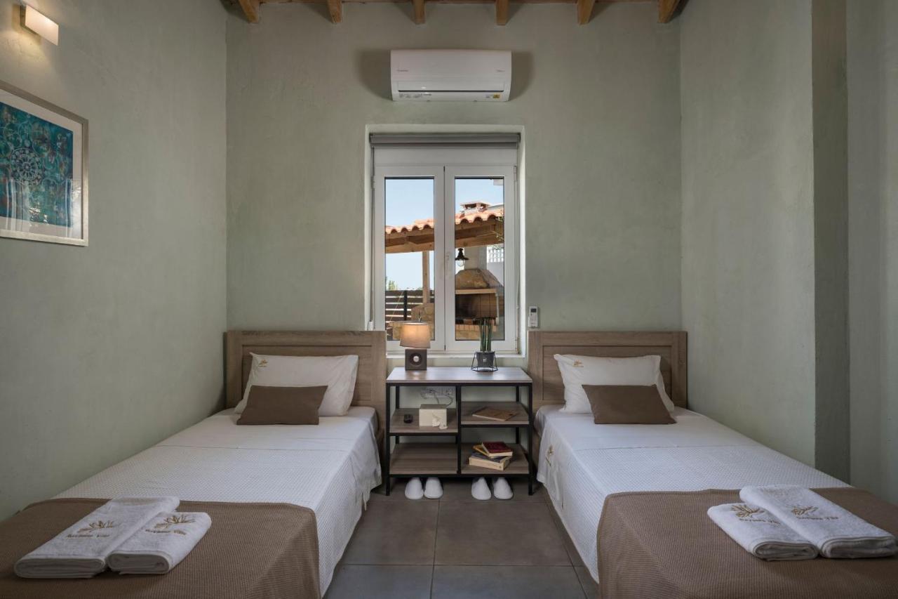 Villa Roxanne Galatas  ภายนอก รูปภาพ
