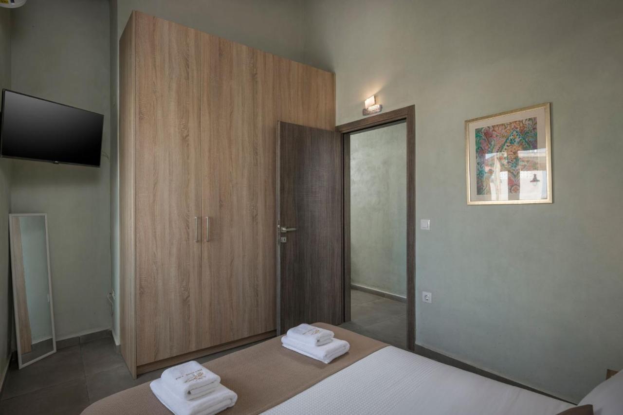 Villa Roxanne Galatas  ภายนอก รูปภาพ