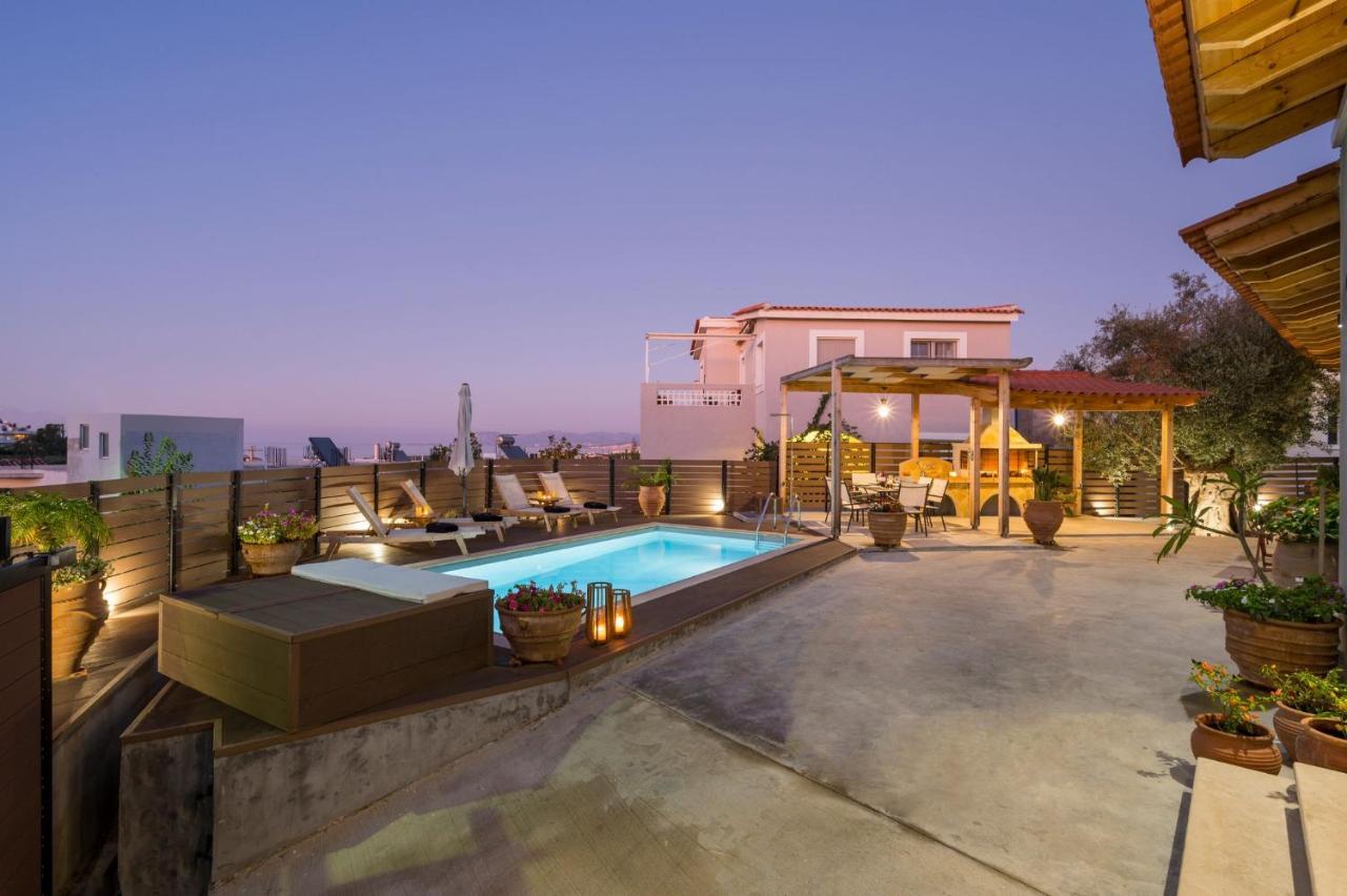 Villa Roxanne Galatas  ภายนอก รูปภาพ